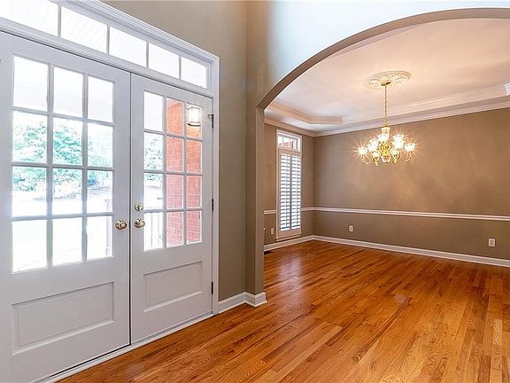 5th image of 540 Meadowmeade Ln