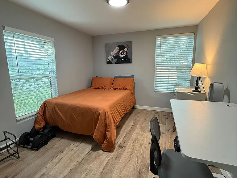 3704 San Antonio St — Photo 12