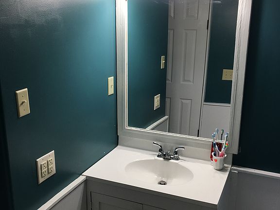 4th image of 31015 E 683rd Ln