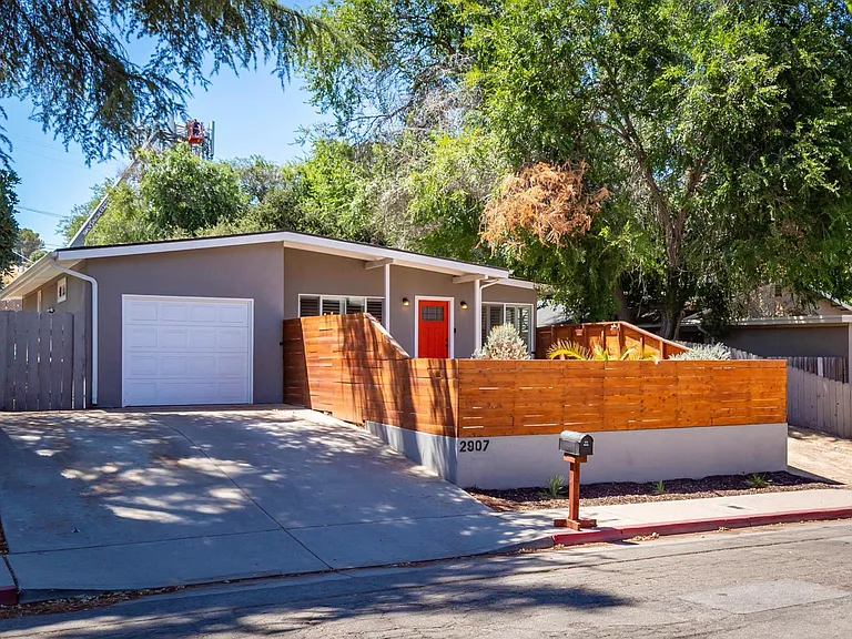2907 Park St — Photo 1