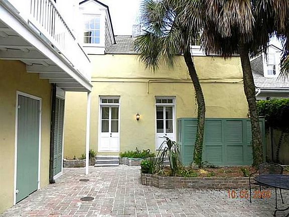 3rd image of 620 Dauphine St APT 8
