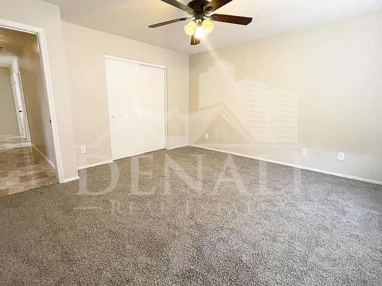 8930 W Catalina Dr — Photo 17