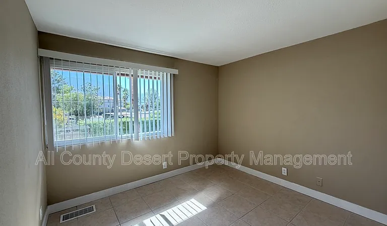 69180 Victoria Dr #8 — Photo 18