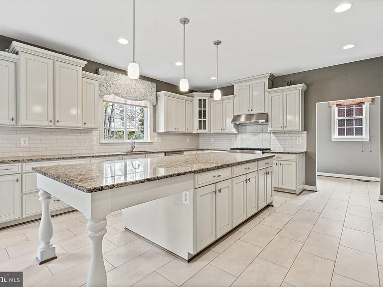 4561 Rona Pl — Photo 24
