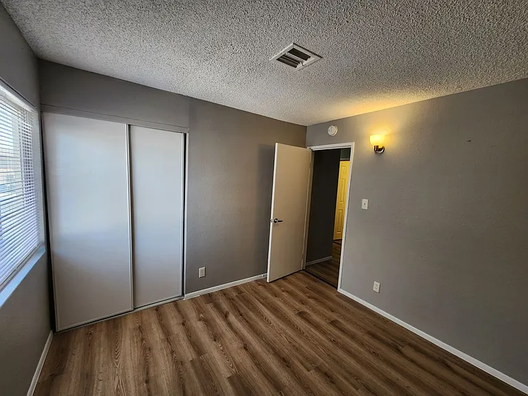 1705 Breckenwood Ct #4 — Photo 13