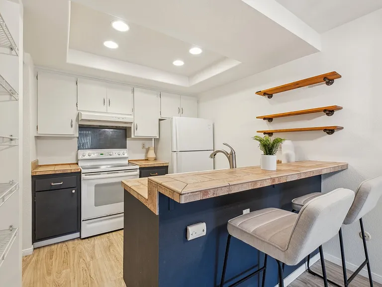 10699 San Diego Mission Rd #205 — Photo 7