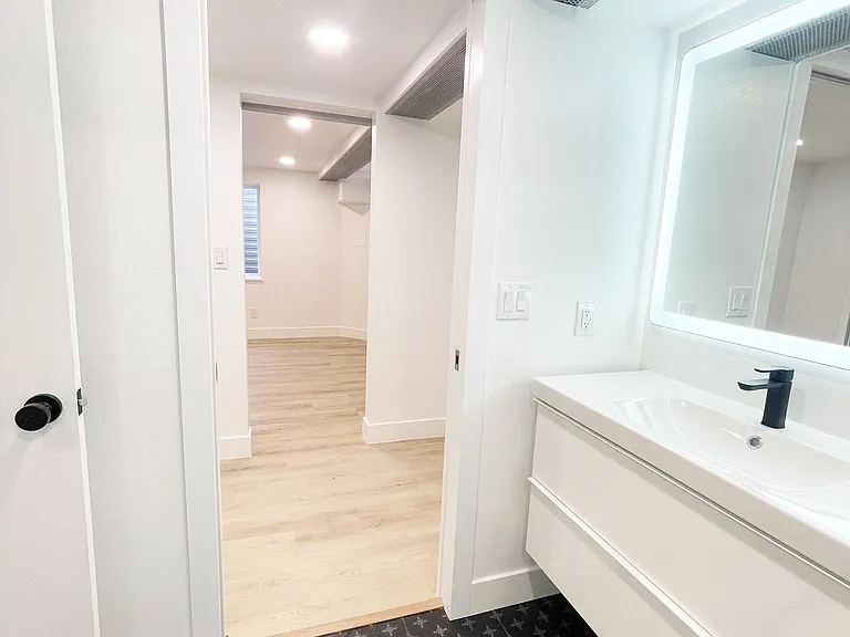 491 S Otis St — Photo 33
