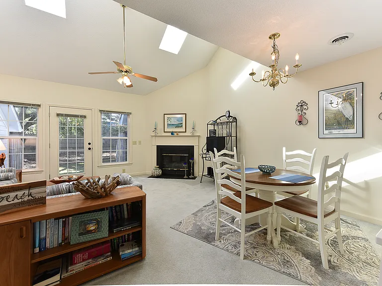 6211 Wrightsville Ave #105 — Photo 8