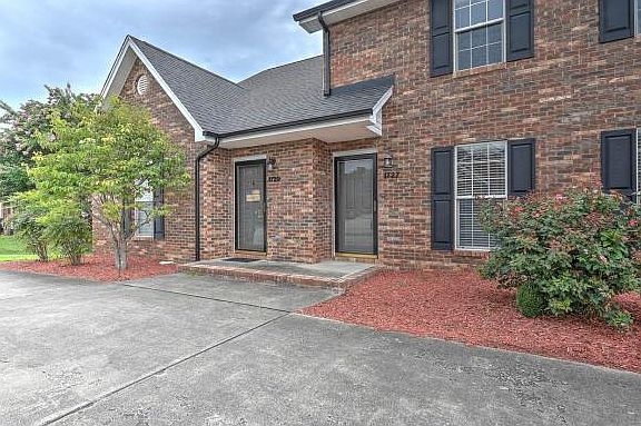 2nd image of 1727 Blakewood Ct #0