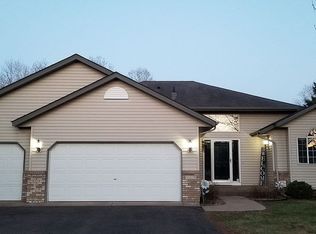 38205 Casselberry Dr, North Branch, MN 55056