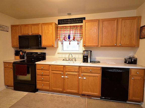 4th image of 8143 Lake Wood Dr