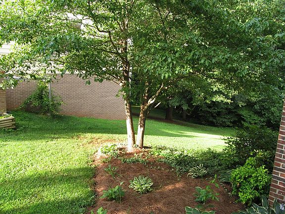 2nd image of 102 Creek Haven Dr