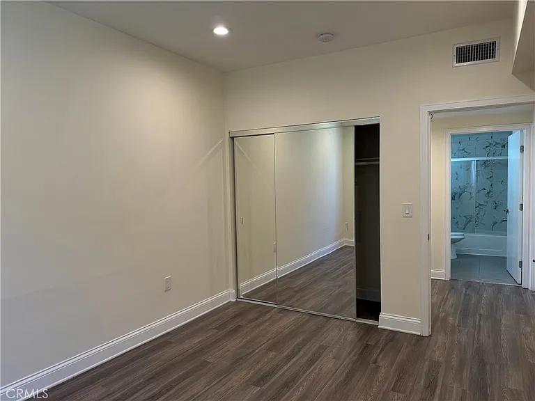 14934 Burbank Blvd #202 — Photo 14