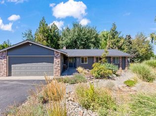 1004 Pecks Canyon Rd, Yakima, WA 98908