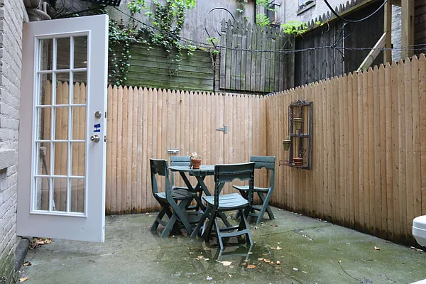 Rented by Compass | media 22