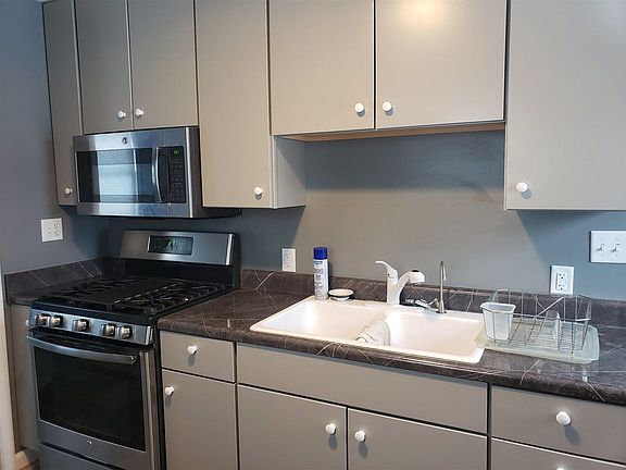 3rd image of 727 Marine Ave