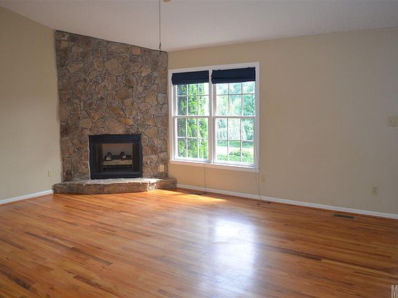 2nd image of 2224 Picnic Dr