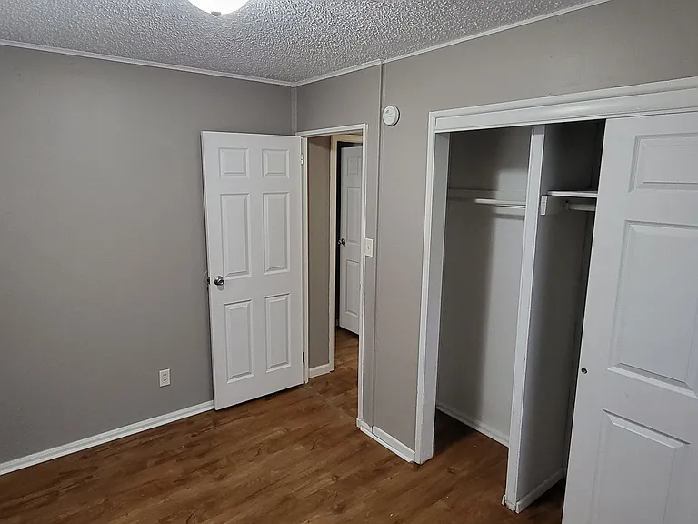 1944 Joy Ave — Photo 10
