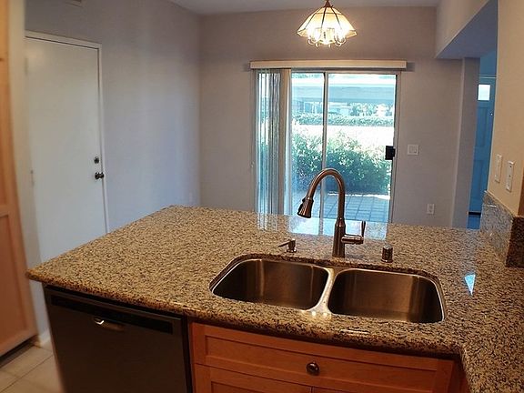 5th image of 24029 Arroyo Park Dr Unit 11