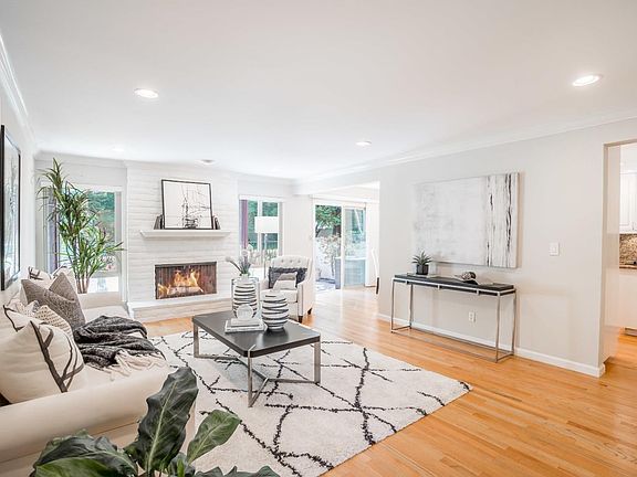 5th image of 120 Carlton Ave Unit 37