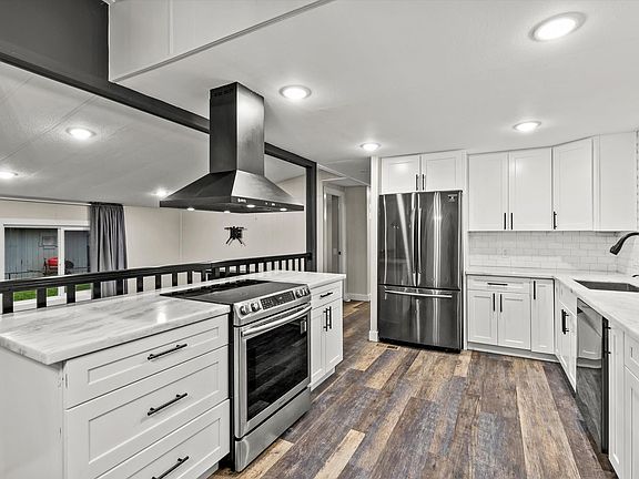 3rd image of 21614 135th St E