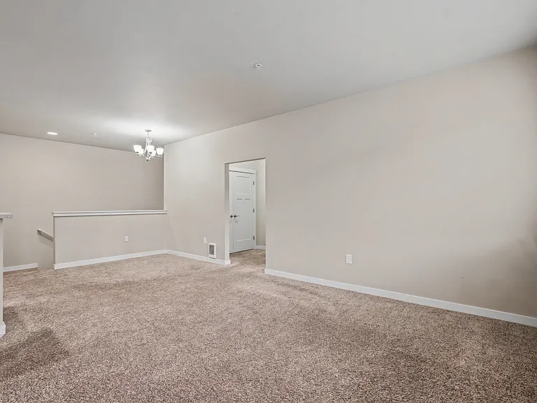 1643 Burnside Pl #C — Photo 4