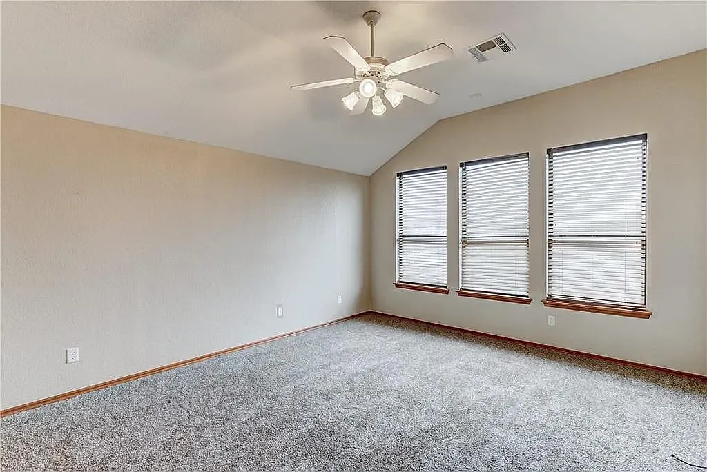 3 bed, 1669 sqft, $1,800 — Photo 3