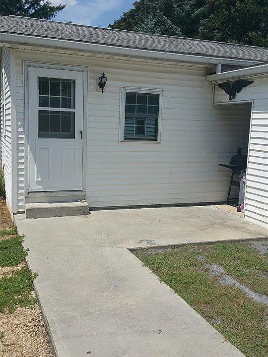 2nd image of 2037 W Trindle Rd