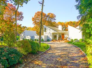 11 Quarter Ct, Westhampton, NY 11977