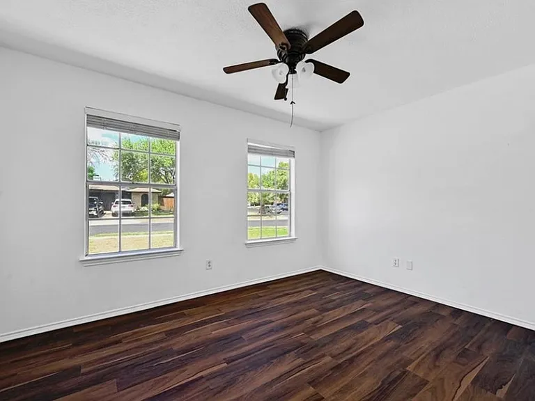 9601 Holly Springs Dr — Photo 20