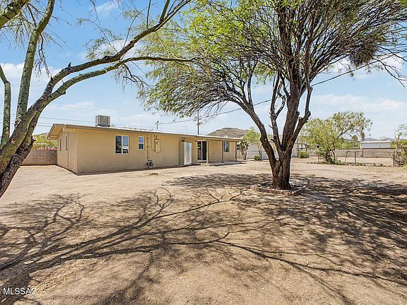 2nd image of 1212 W Fresno St