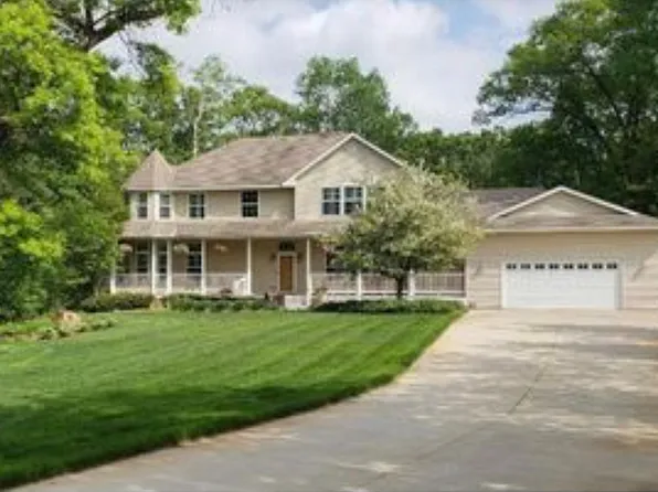 24741 Southern Oaks Cir, Lakeville, MN 55044