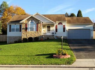 12 Magnolia Ln, Hanover, PA 17331