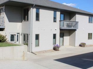 1317 N 33rd St, Bismarck, ND 58501