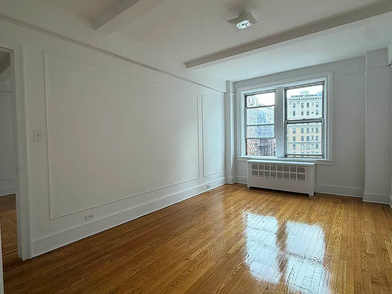 200 W 70th St #10Z — Photo 1