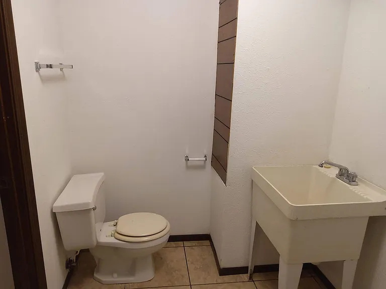 601 Boxwood Dr #1-6 — Photo 7