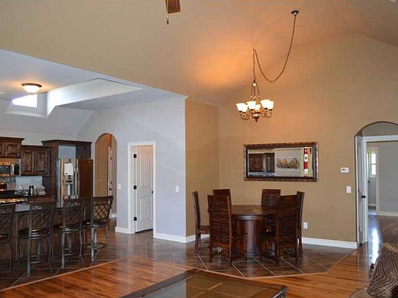 5th image of 2040 N Wilton Ct