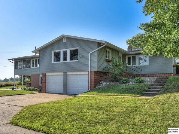 1212 S 16th St, Blair, NE 68008