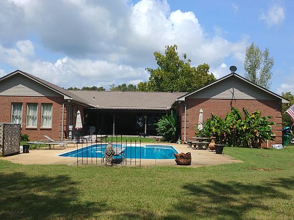 2nd image of 230 Holly Ln