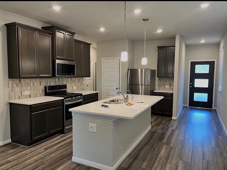7058 Silverleaf Oak St — Photo 4