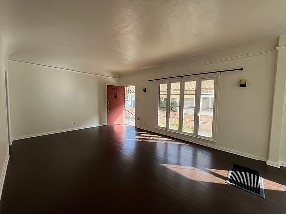 4th image of 1861 Kelton Ave
