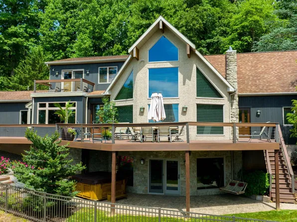 1076 Sheep Hill Rd, New Holland, PA 17557