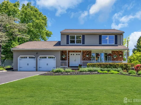 18 John Field Ct, Piscataway, NJ 08854