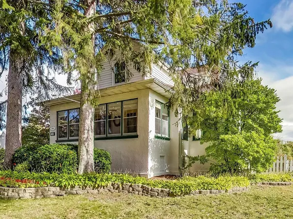 411 S Summit Ave, Villa Park, IL 60181