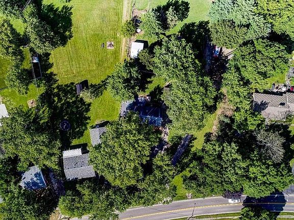 2nd image of 4724 Frederick Pike