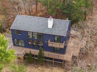 37 Cliff St, Plymouth, MA 02360