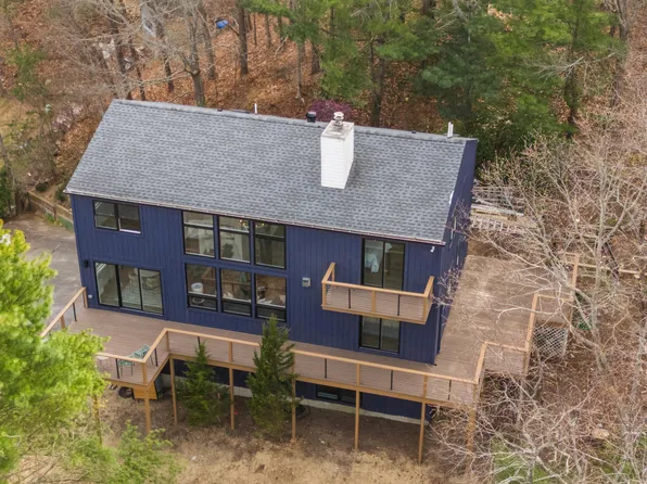 37 Cliff Street, Plymouth, MA 02360