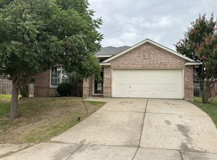 6721 Armstrong Ct, Fort Worth, TX 76137