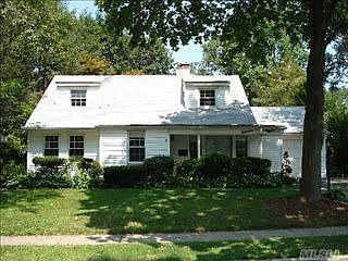 3rd image of 11 Wakefield Ave