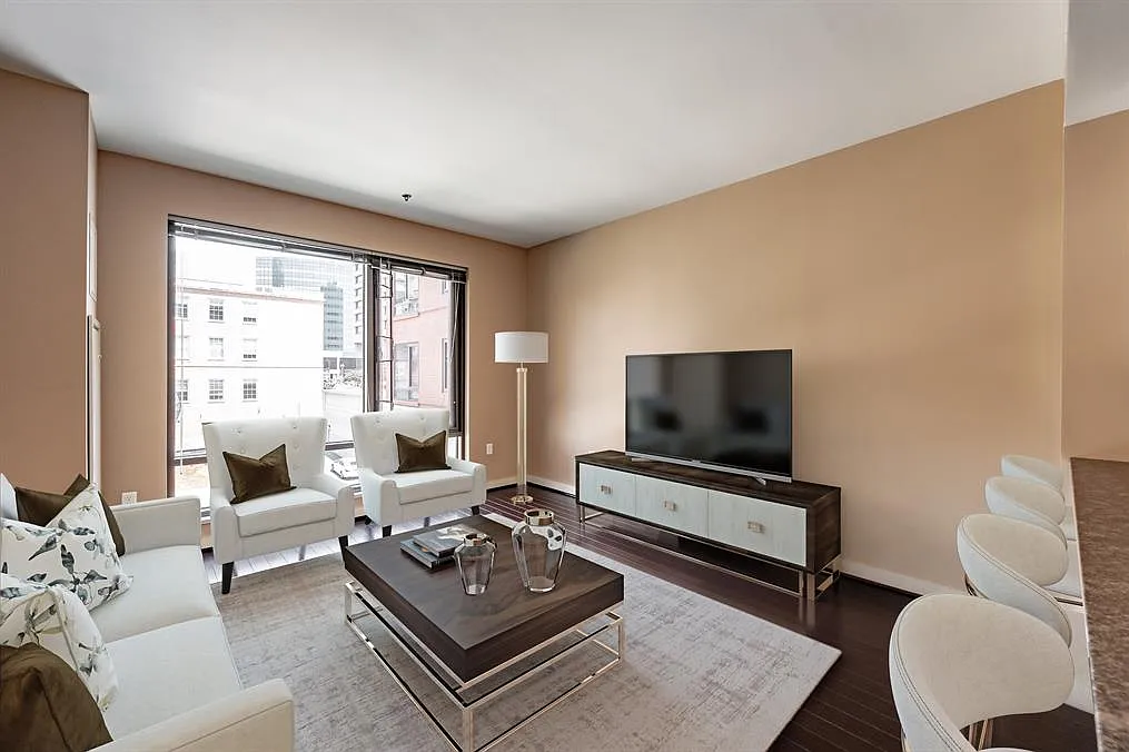 Front Street Lofts — Photo 4